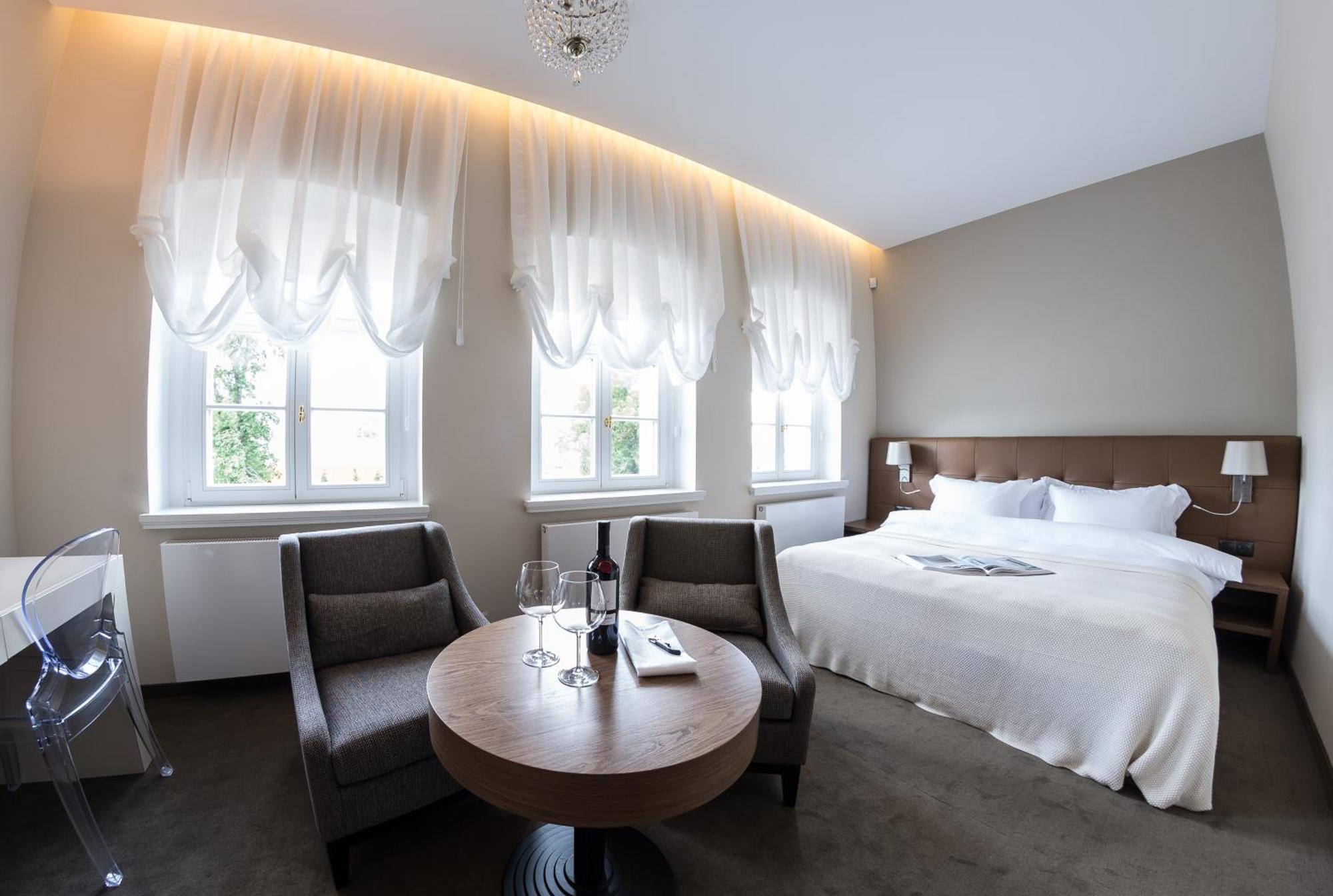 Hotel Jakubus Wilkow  Dış mekan fotoğraf