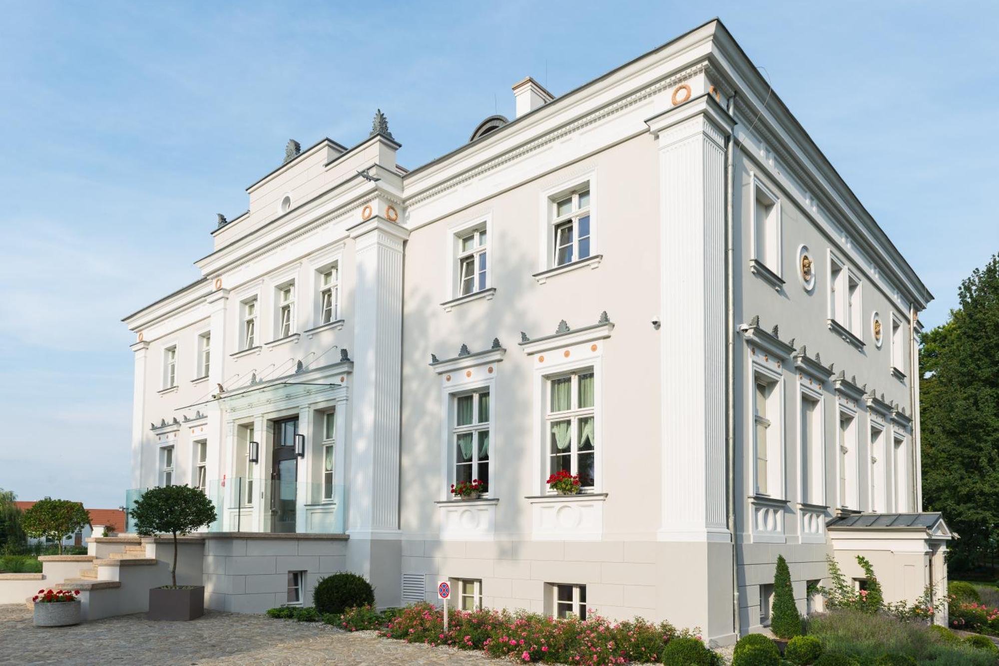 Hotel Jakubus Wilkow  Dış mekan fotoğraf