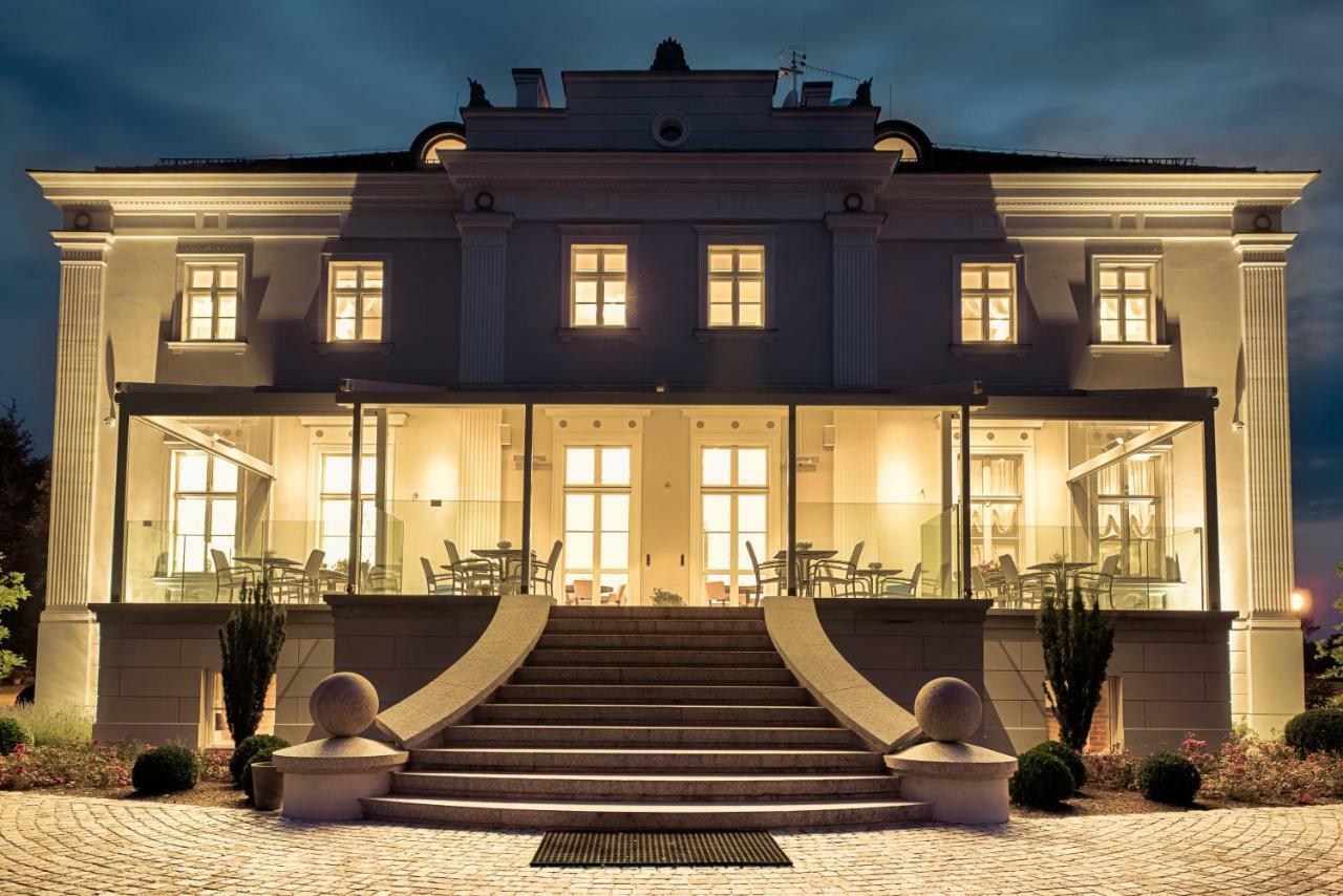 Hotel Jakubus Wilkow  Dış mekan fotoğraf